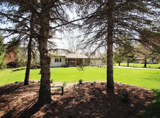 567 Hawthorn Ln, Hartford, WI 53027