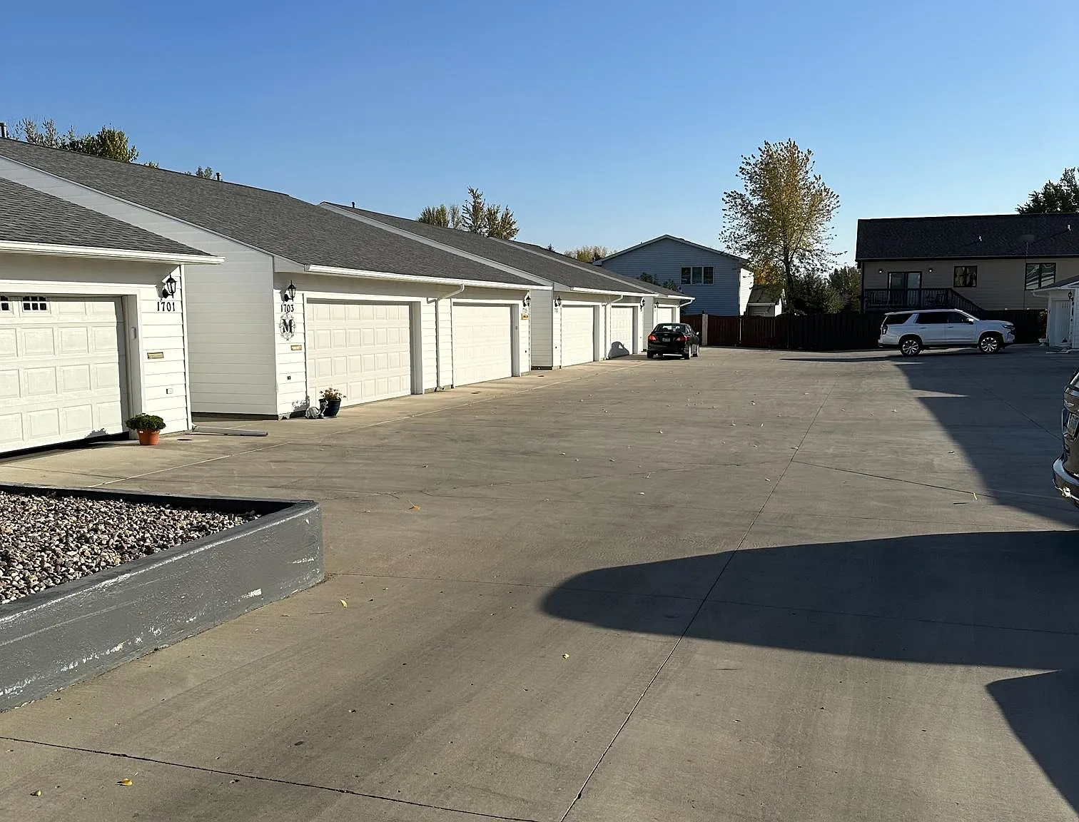 2 bed, 1074 sqft, $1,900 — Photo 3