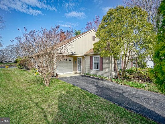 4th image of 39 Marlborough Dr