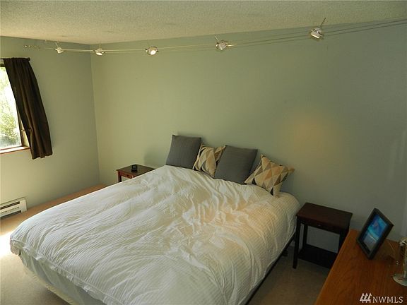 4th image of 13277 15th Ave NE #B16