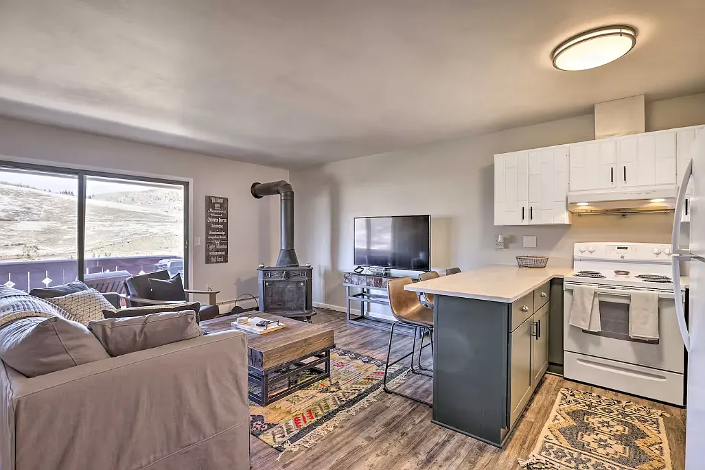 1 bed, 550 sqft, $2,200 — Photo 4