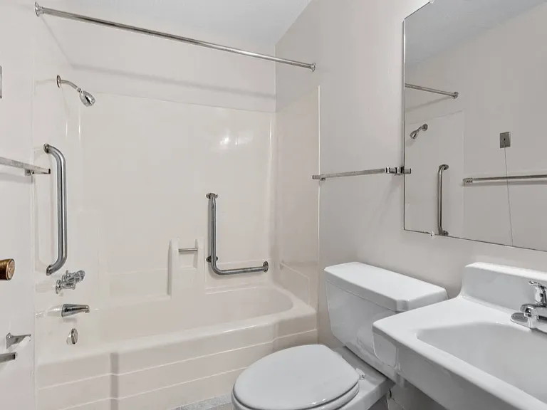 Golden Meadows Apartments — Photo 13