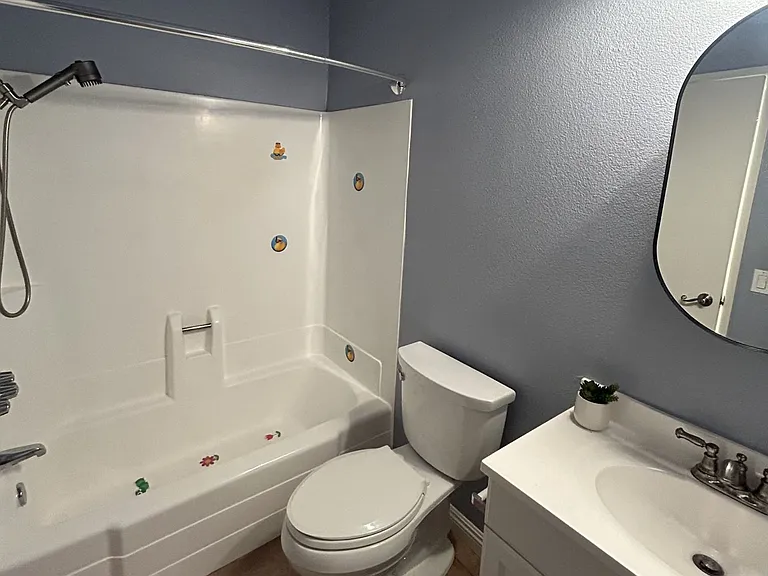 714 Briarwood Ln — Photo 10