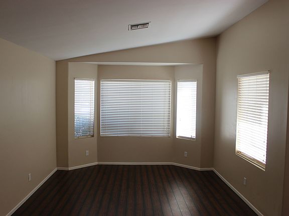 5th image of 2602 E Verbena Dr