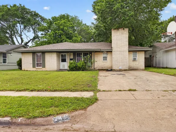 341 Blueberry Ln, Grand Prairie, TX 75052