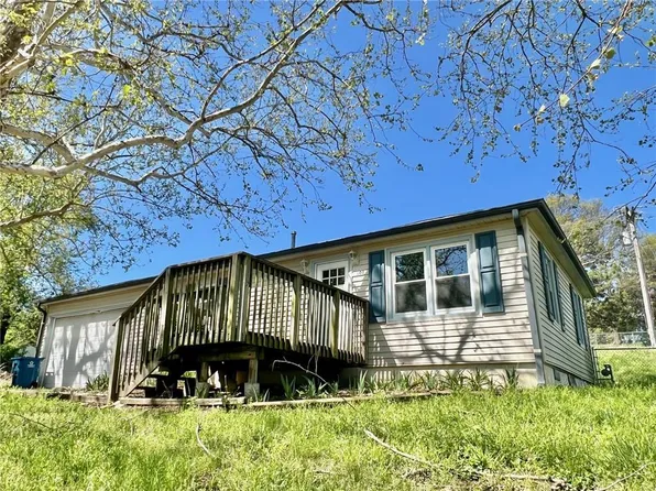 101 S 9th St, Odessa, MO 64076
