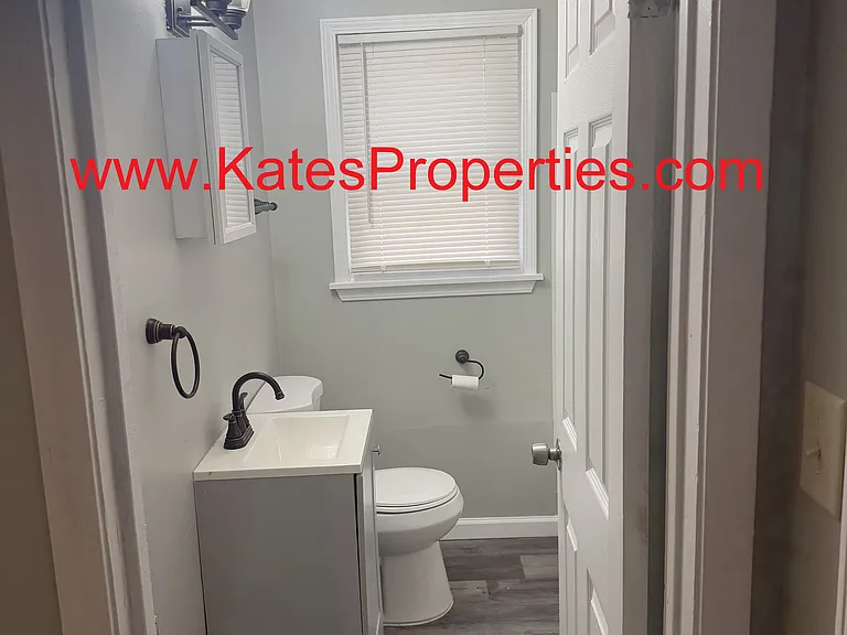 Lower Full Bath