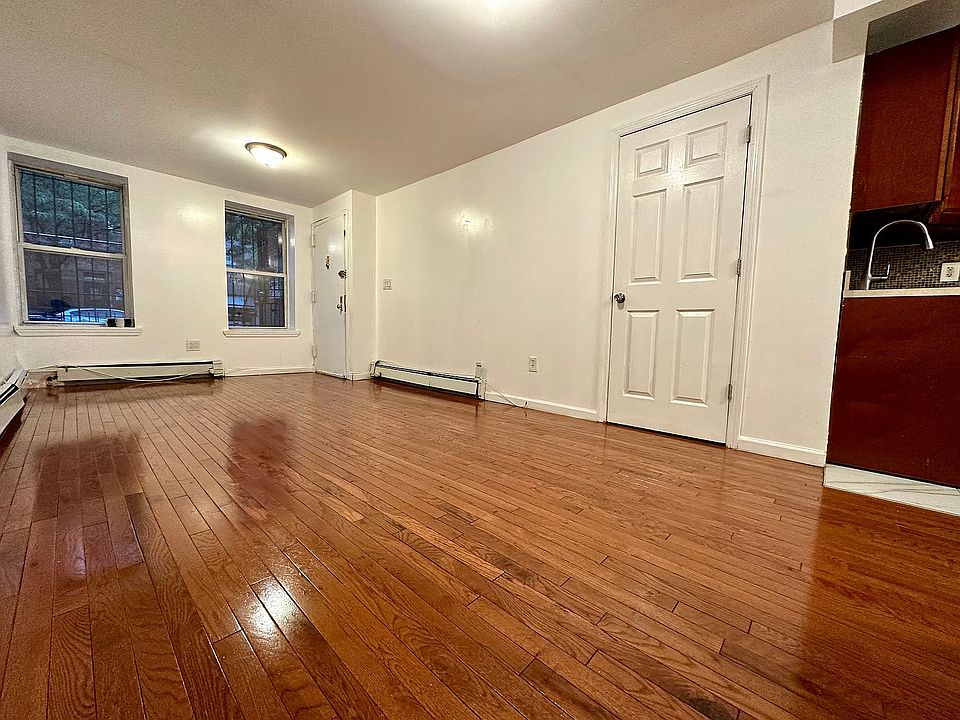 1st image of 956 Lafayette Ave #1