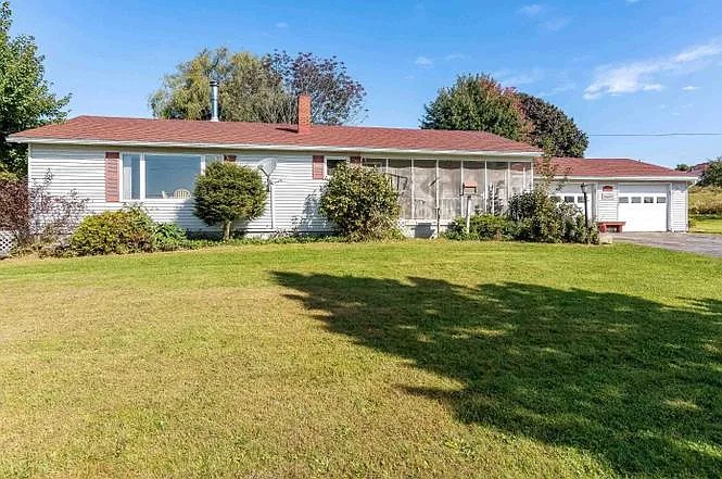 26 Maple St — Photo 3