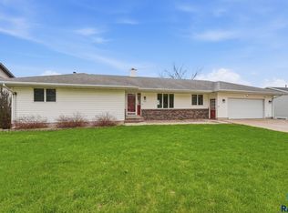 505 Sunrise St, Garretson, SD 57030