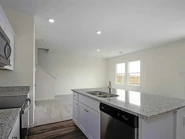 625 Delaware Ave — Photo 6