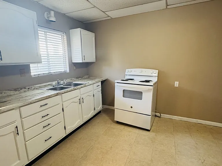 1122 Dallas St #2 — Photo 5