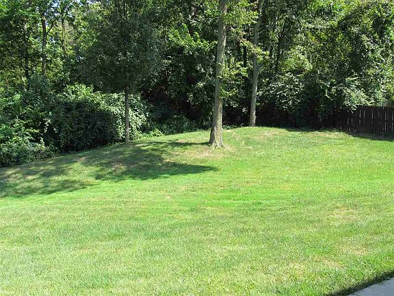 3rd image of 214 Claxon Dr
