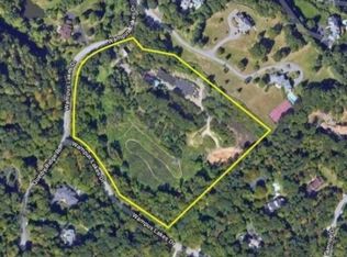 23 Wampus Lake Dr, Armonk, NY 10504