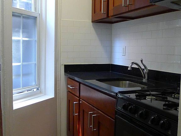 4th image of 226 E 59th St #4FF