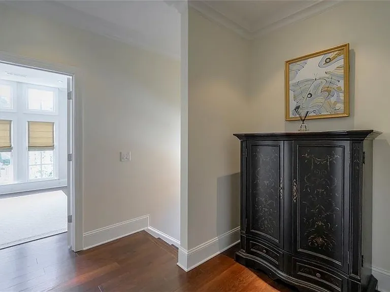 1317 Dover Cir NE — Photo 30