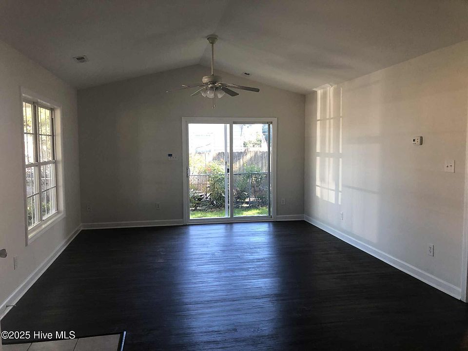 2nd image of 2311 Avery St
