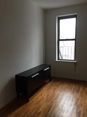 Rented by Sky Management | media 50