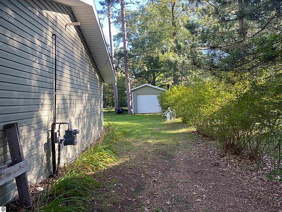 2nd image of 3385 Cuvrell St