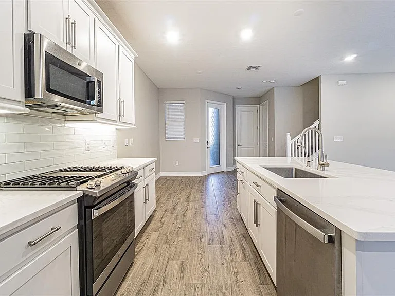 5062 San Martino Dr — Photo 12