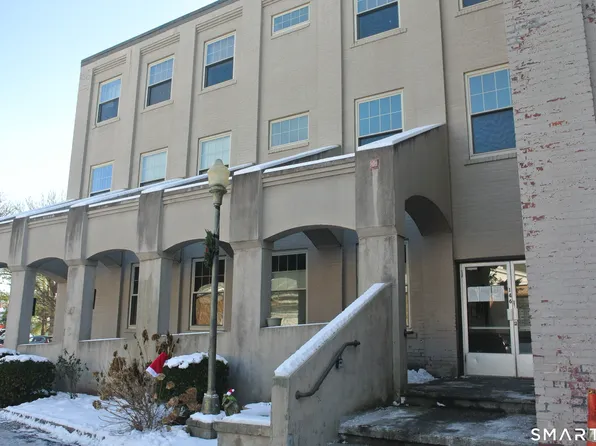 146 High Street APT 303, Milford, CT 06460