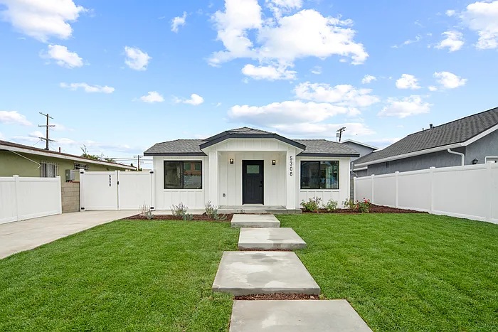 5308 S Victoria Ave — Photo 4