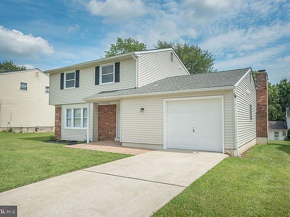 2nd image of 313 Hudson Dr
