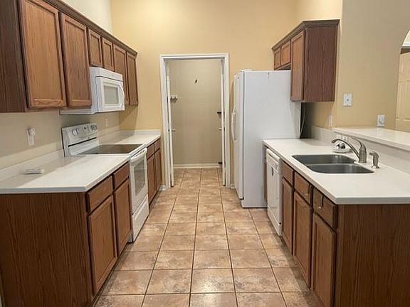 3rd image of 108 Sandhill Woods