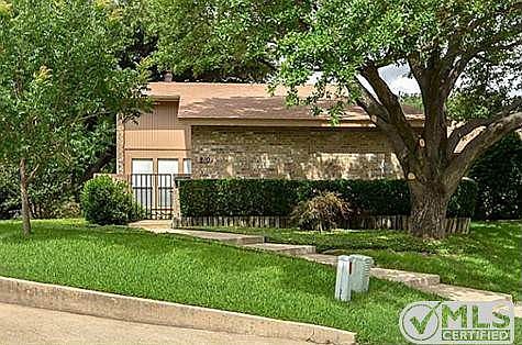 1st image of 810 Shady Glen Ln
