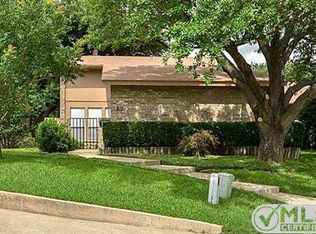 810 Shady Glen Ln, Bedford, TX 76021
