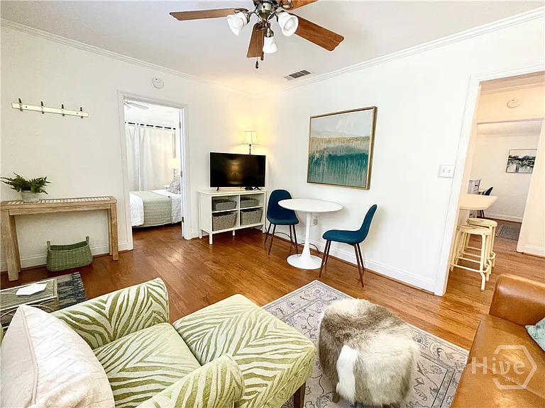 217 W Taylor St — Photo 3