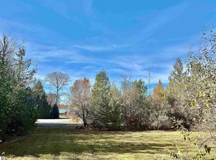 305 Rivershore Dr, Elk Rapids, MI 49629