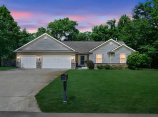 69846 Roy Dr, Edwardsburg, MI 49112