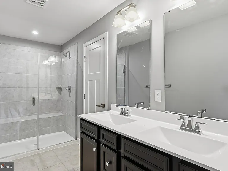 529 Swansea Dr — Photo 25