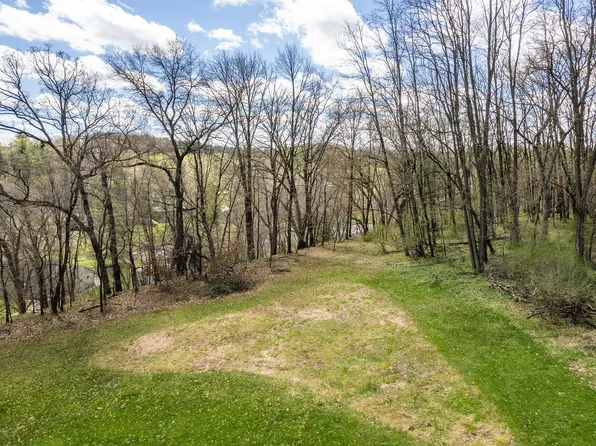 L29-30 Bunting Ct, La Valle, WI 53941
