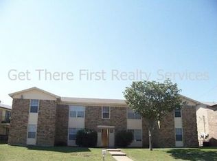 8031 Cambridge Cir, Fort Worth, TX 76108