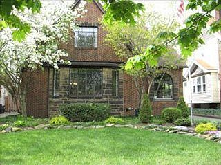 1st image of 2083 Hillcrest Ave