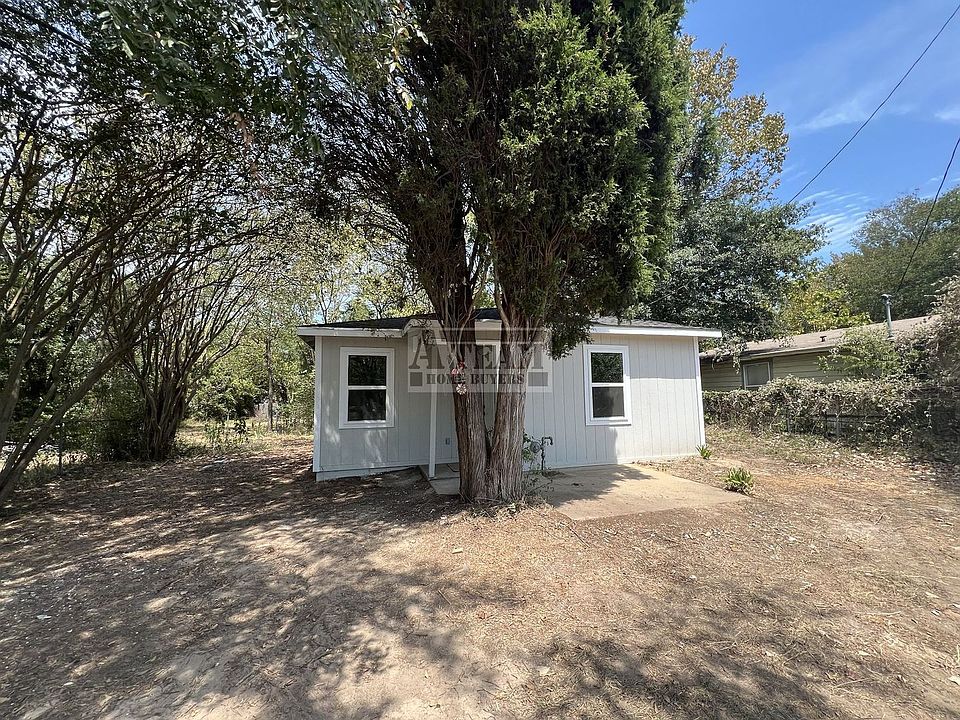 1st image of 1412 W Royall Blvd
