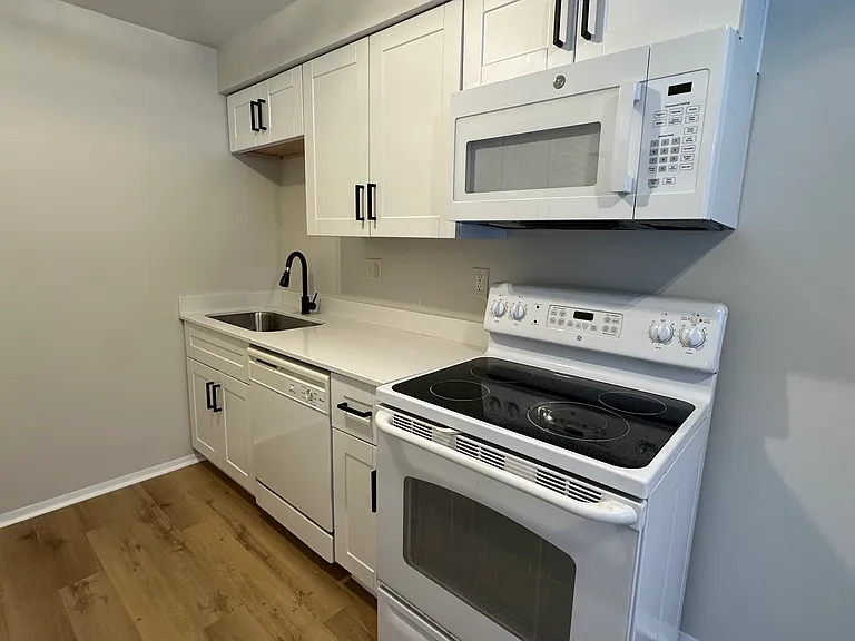 770 Woodside Ave — Photo 6