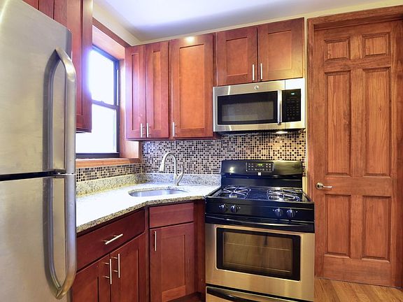 5th image of 156 Sherman Ave APT 33