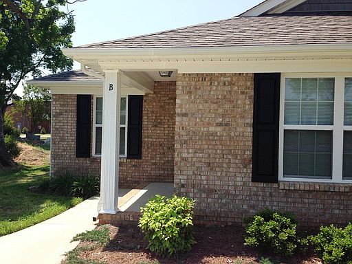 2nd image of 712 Catawba St #B