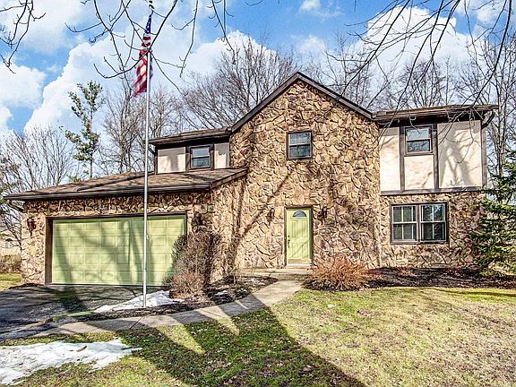 2nd image of 11850 Shadybrook Ct NW