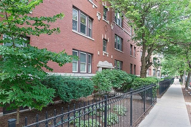 1st image of 4148 N Clarendon Ave #302