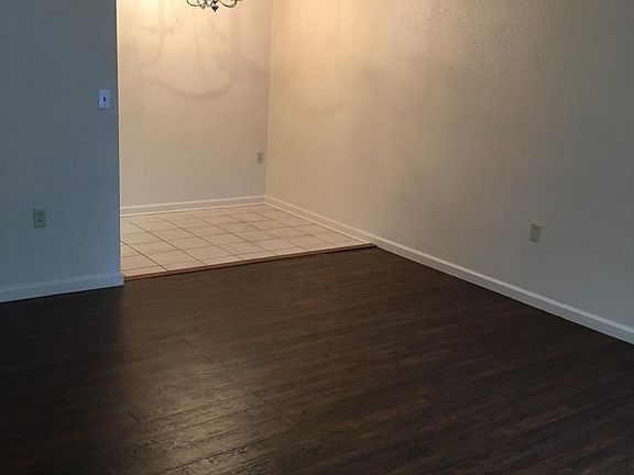 4th image of 1542 Front St APT 3
