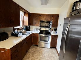 4 bed, 2.0 bath, 1240 sqft, $495