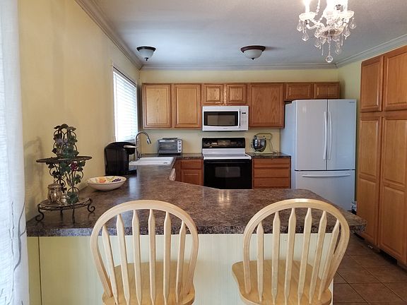 3rd image of 901 W Orchard Ave