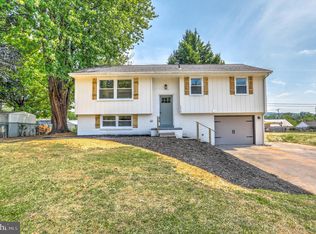 1419 N Reading Rd, Stevens, PA 17578