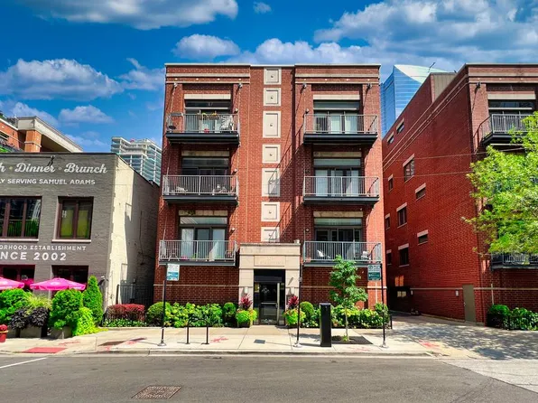 321 N Jefferson St APT 301, Chicago, IL 60661