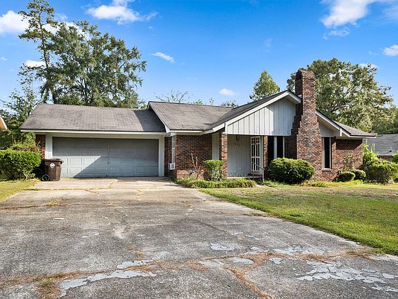 2nd image of 3203 Rosewood Dr