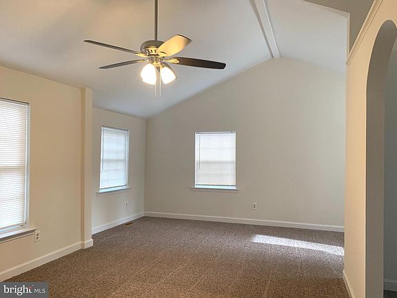 5th image of 4215 Calvert Dr